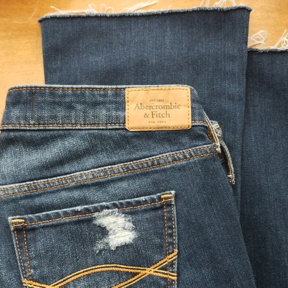 Abercrombie and Fitch jeans 2L 26x33